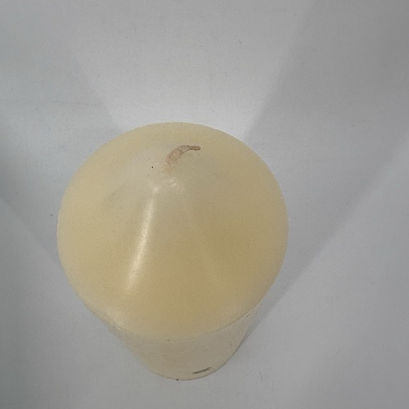 Partylite S37164 Almond Biscotti 3" X 7" Bell Top Pillar Candle - Picture 6 of 9